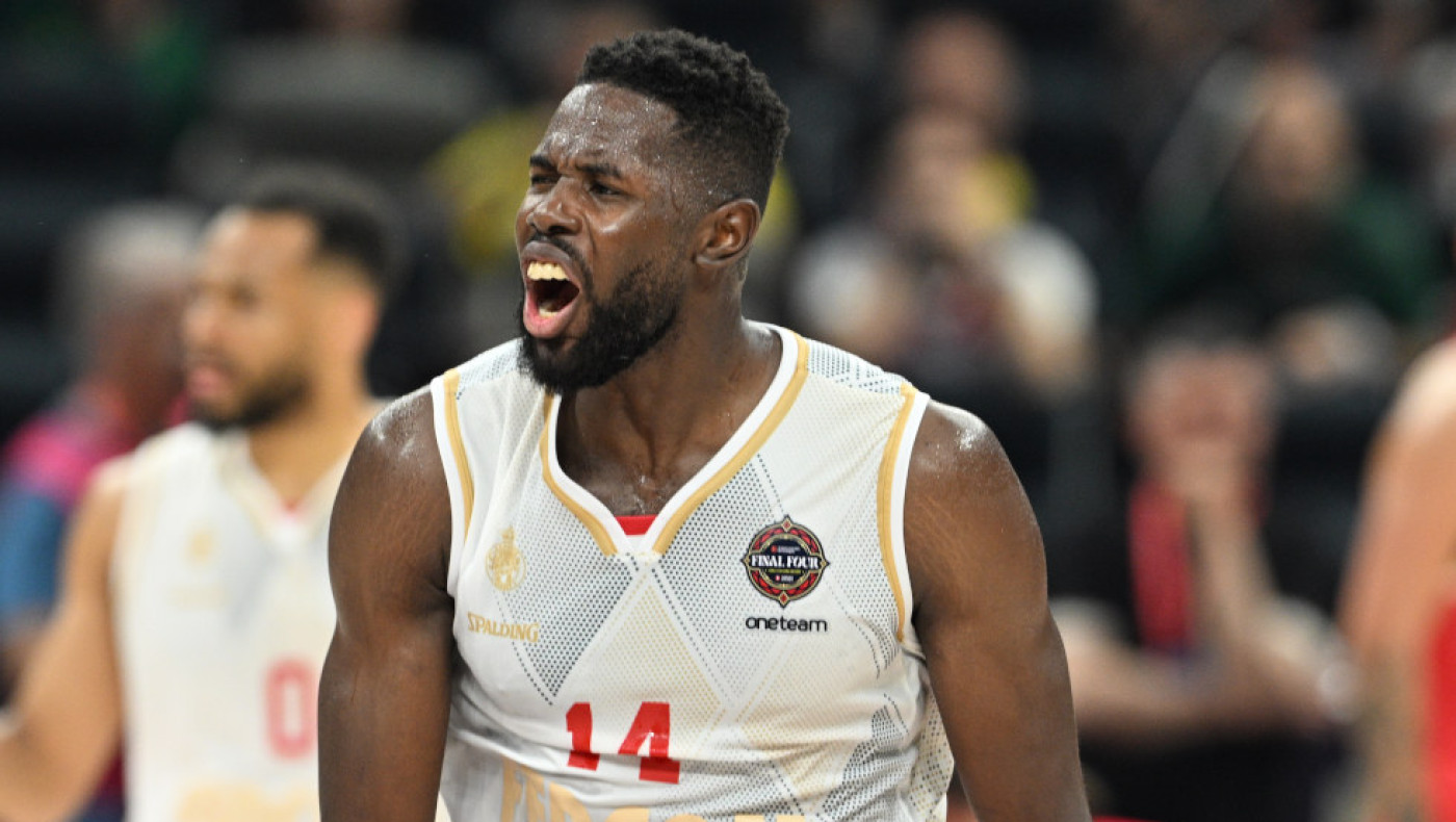 Στην Ντουμπάι BC και ο Μαμ Τζαϊτέ