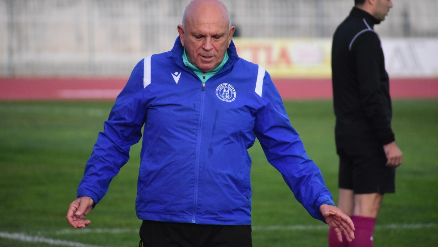 Βαζάκας﻿: Οι διαφορές Λουτσέσκου-Μεντιλίμπαρ, η πρόκληση του Ουζουνίδη και τα 1000 παιχνίδια στους πάγκους