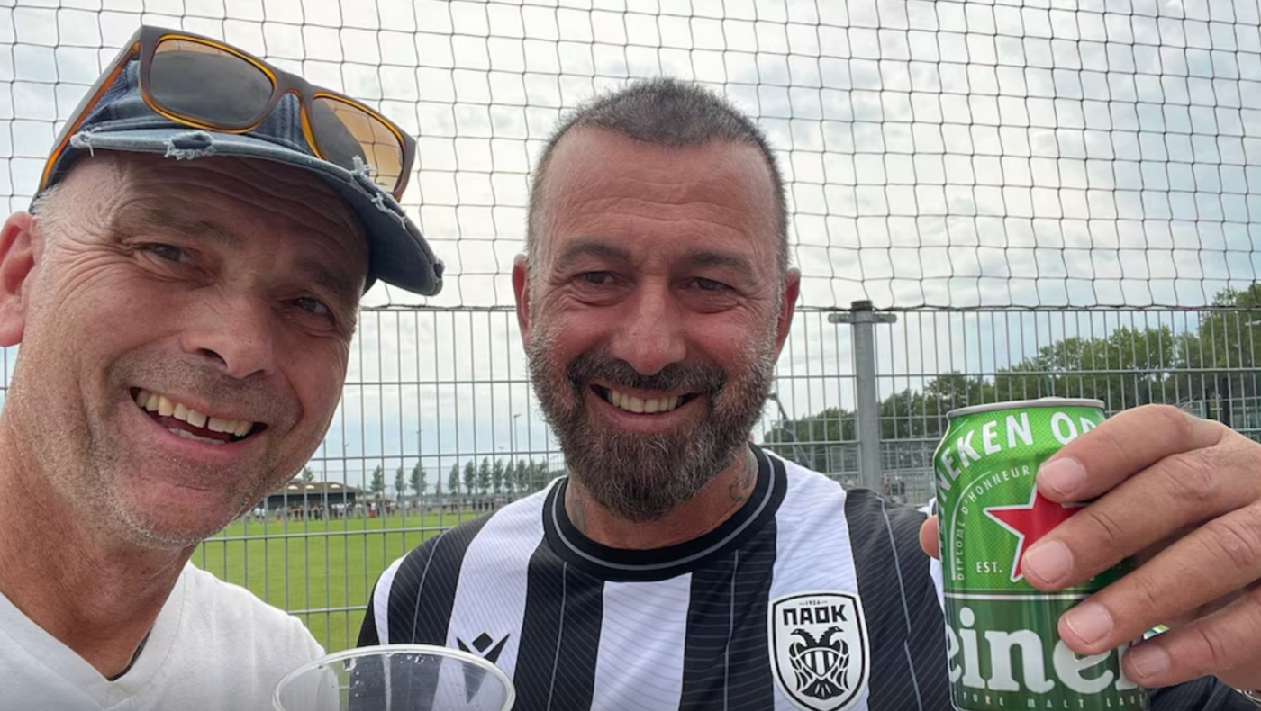 Ο ΠΑΟΚ και o μοναδικός Ελληνας οπαδός του στο Ζαλτμπόμελ  με τα μάτια των Ολλανδών