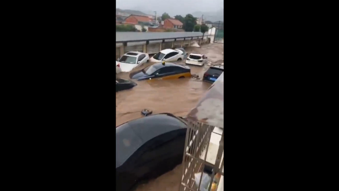 Πνίγεται η Κίνα από τις βροχοπτώσεις: 30 νεκροί και χιλιάδες καταστροφές