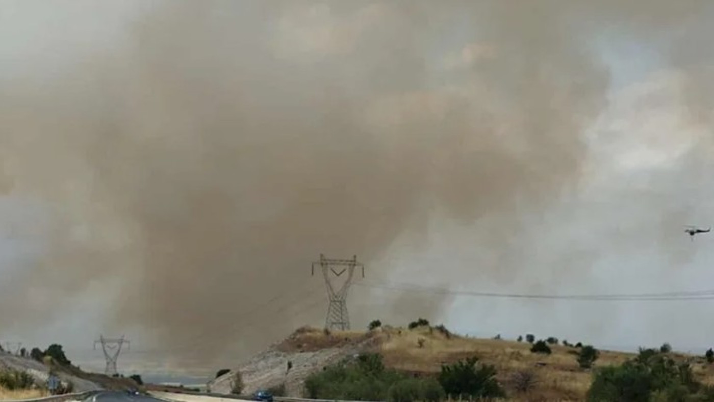 «Φούντωσε» ξανά η πυρκαγιά στην Ποντοκώμη Κοζάνης-Έκλεισε ο κάθετος άξονας της Εγνατίας