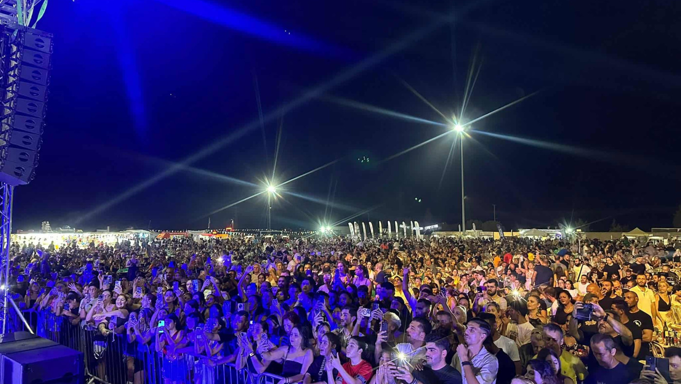 Σταμάτης Γονίδης: Έκανε χαμό στην Κύπρο, 12.000 κόσμος στη συναυλία του στην Αγία Νάπα