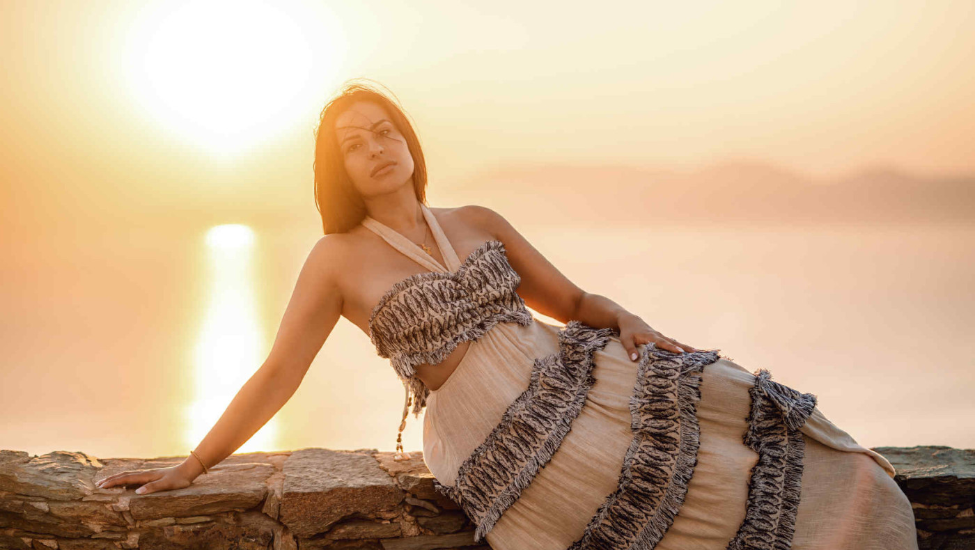 Ηλιάννα Ζέρβα: Προκαλεί «Πυρηνική καταστροφή» με το τραγούδι που της έγραψε ο Πέτρος Ίμβριος