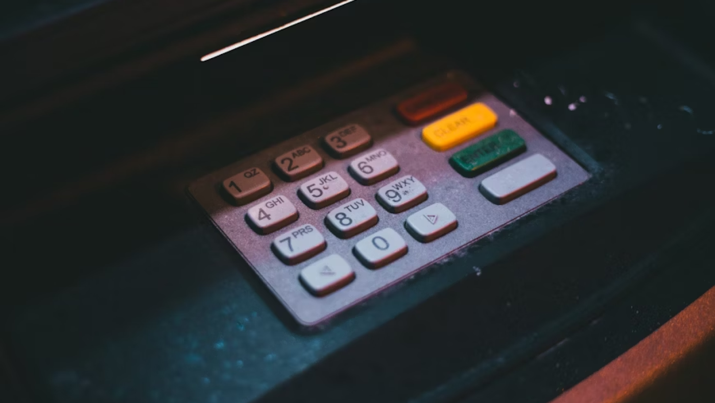 Τράπεζες-ΑΤΜ: Τέλος οι χρεώσεις για αναλήψεις μετρητών-Τι αλλάζει από τη Δευτέρα (11/8)