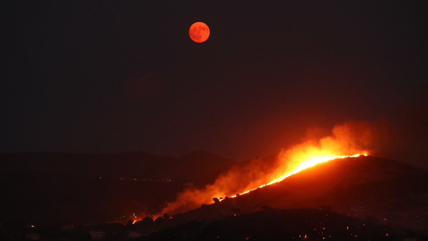 Φωτιά στην Κερατέα: Eντοπίστηκε γκαζάκι στο πύρινο μέτωπο