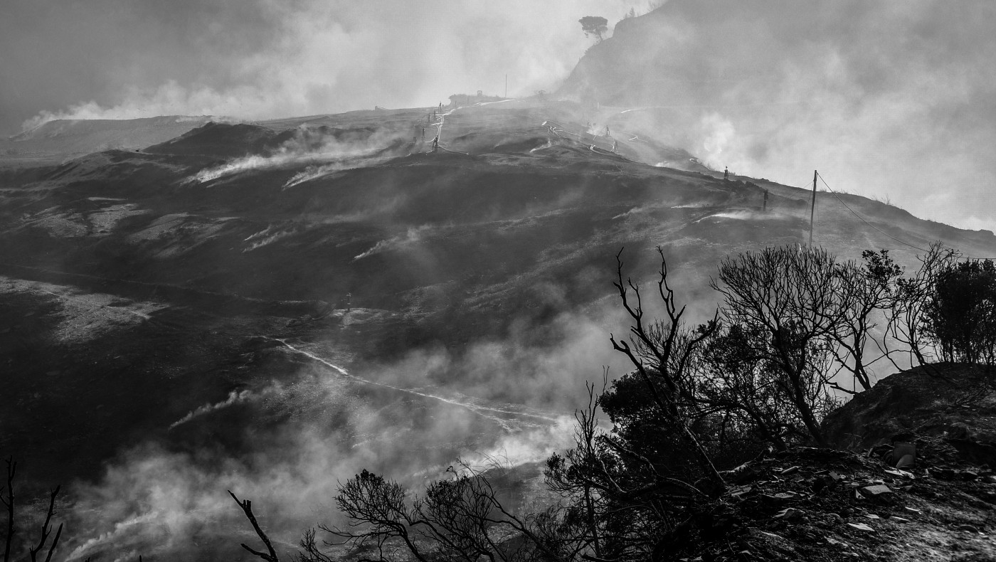Στις φλόγες παραμένουν Αχαΐα και Χίος-Υπό έλεγχο η φωτιά στην Κερατέα