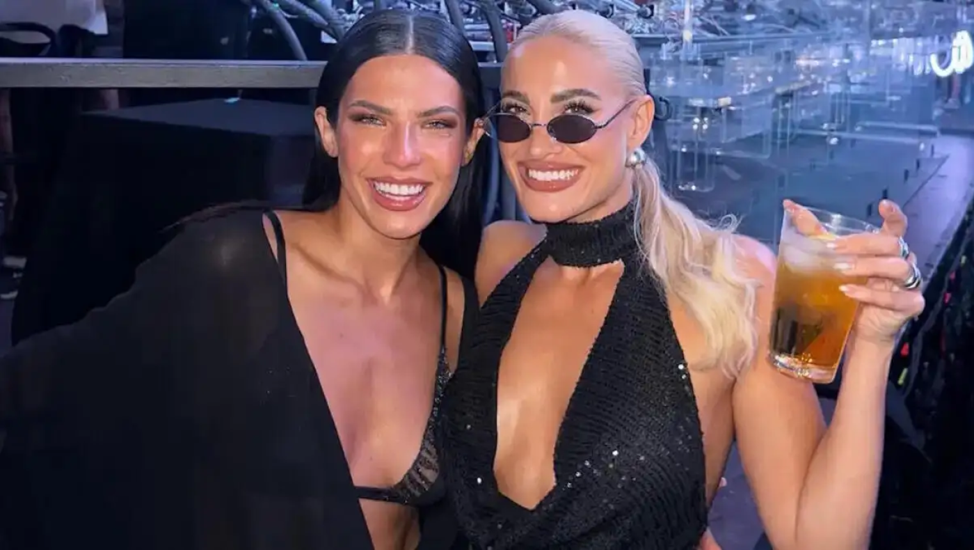 Απίστευτο κράξιμο σε Τούνη που διασκεδάζει ενώ η Ελλάδα φλέγεται: «Άθλια υποκείμενα»