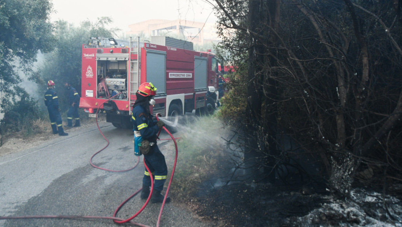 Φωτιά στην Αχαΐα: Εκκενώνεται το Καραμανδάνειο