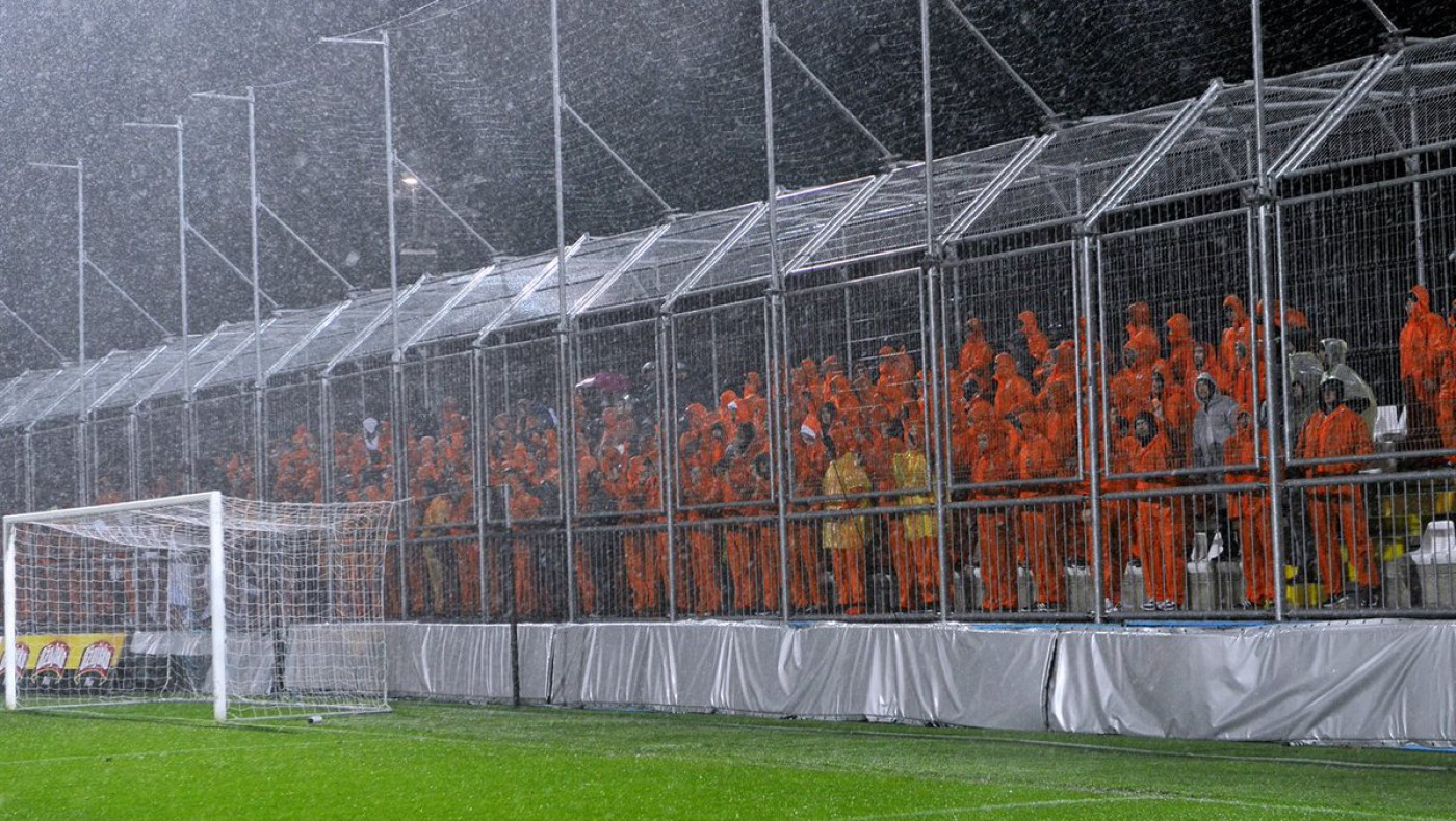 Και όμως σε ένα τέτοιο κλουβί θα έμπαιναν στο γήπεδο της Ριέκα οι οπαδοί του ΠΑΟΚ! (vid)