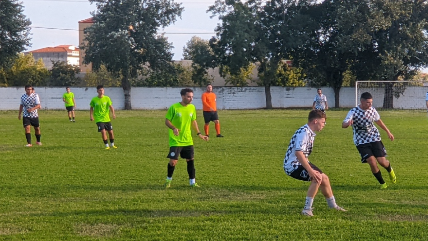 Σίνδος-Γκλαβέρης «Αν έρθει η άνοδος θα είναι ευπρόσδεκτη» -  Ο Θ. Μπεγκλής στην ΑΕ Φιλύρου