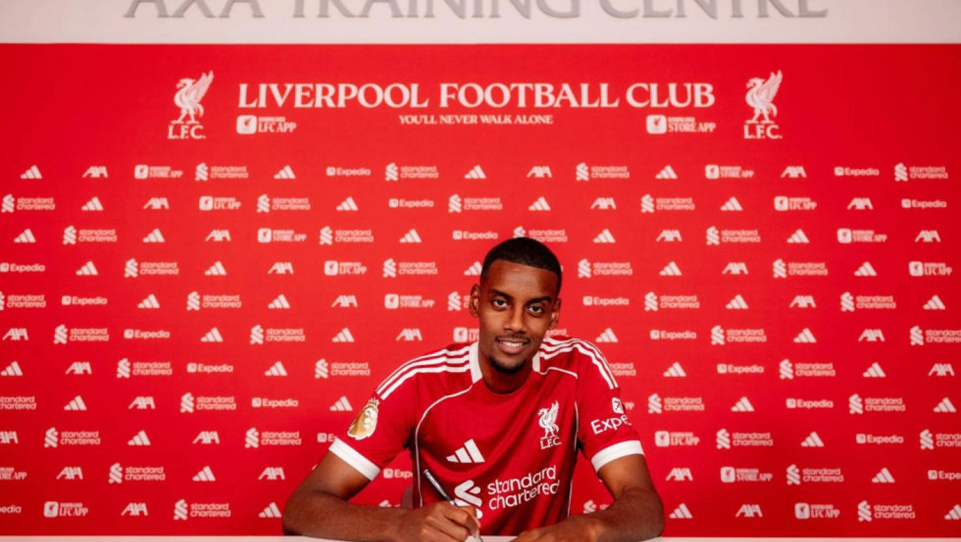 Ο κύβος ερρίφθη: Ο Ίσακ και με τη βούλα παίκτης της Λίβερπουλ!