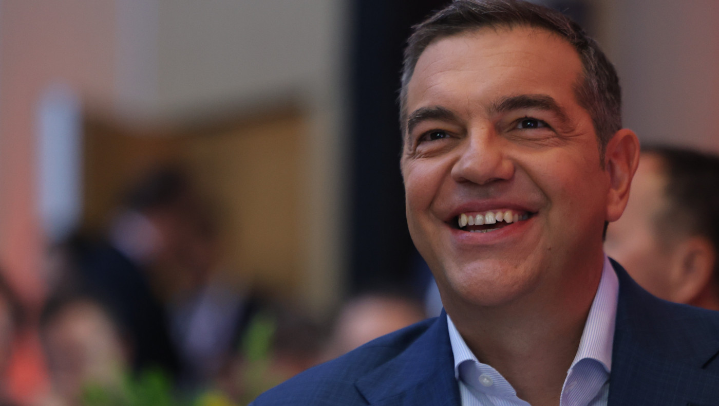 Πώς αντέδρασαν στην ομιλία Τσίπρα μπλε, πράσινη και ροζ «πολυκατοικία»