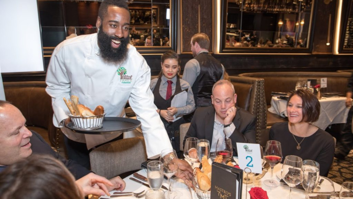 Τζέιμς Χάρντεν: «Λουκέτο» στο εστιατόριό του-Απλήρωτα ενοίκια και χρέη εκατομμυρίων