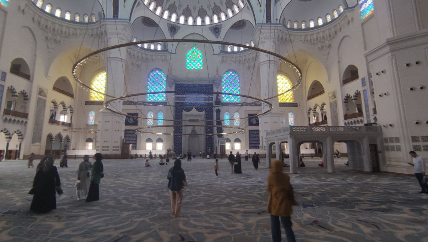 Τουρκία: Ρώσοι φιλήθηκαν μέσα σε τζαμί και συνελήφθησαν