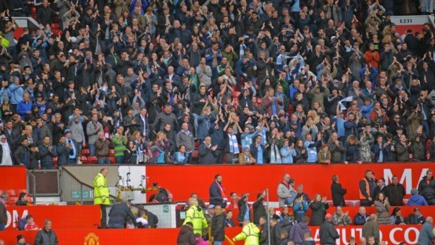 Οπαδοί της Σίτι ρήμαξαν τις τουαλέτες στο Ολντ Τράφορντ (pics)