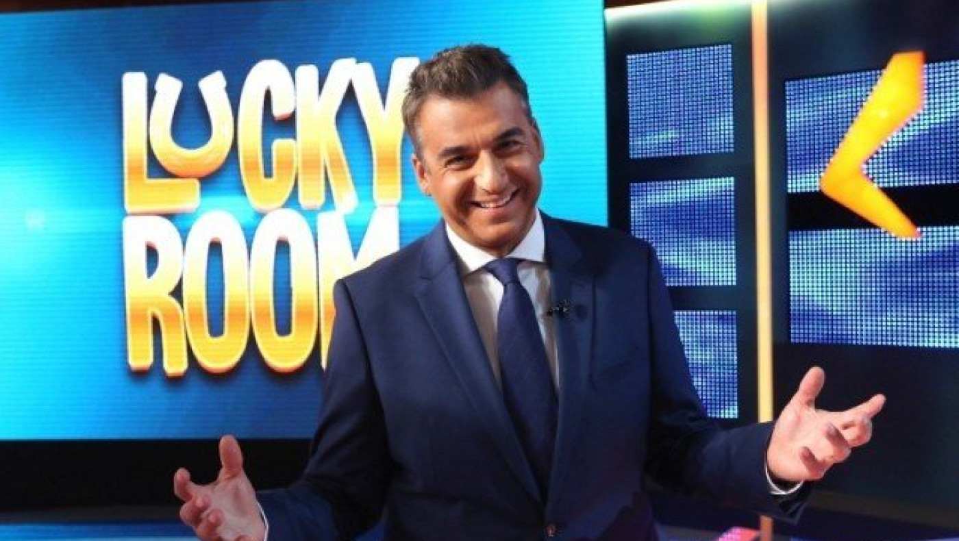 Δείτε την όμορφη ξανθιά που είναι στο πλευρό του Γιώργου Λιάγκα