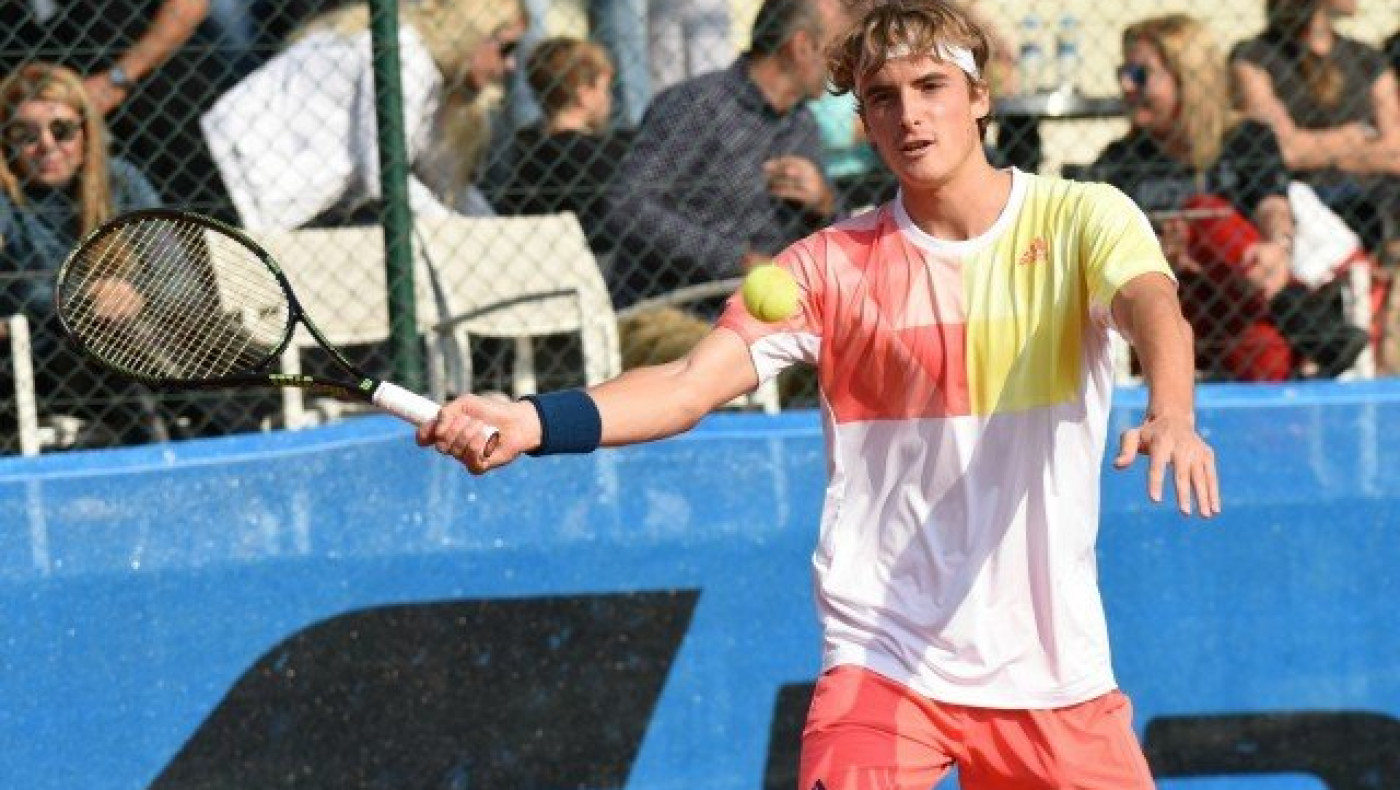 Στην         ρακέτα       του   Ελληνα      Φεντερερ