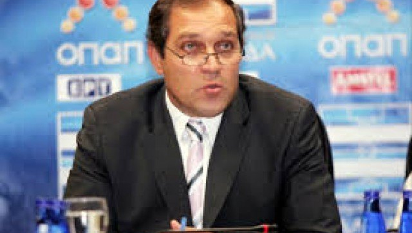 Πυροβολούν         με        «άσφαιρα»         πυρά