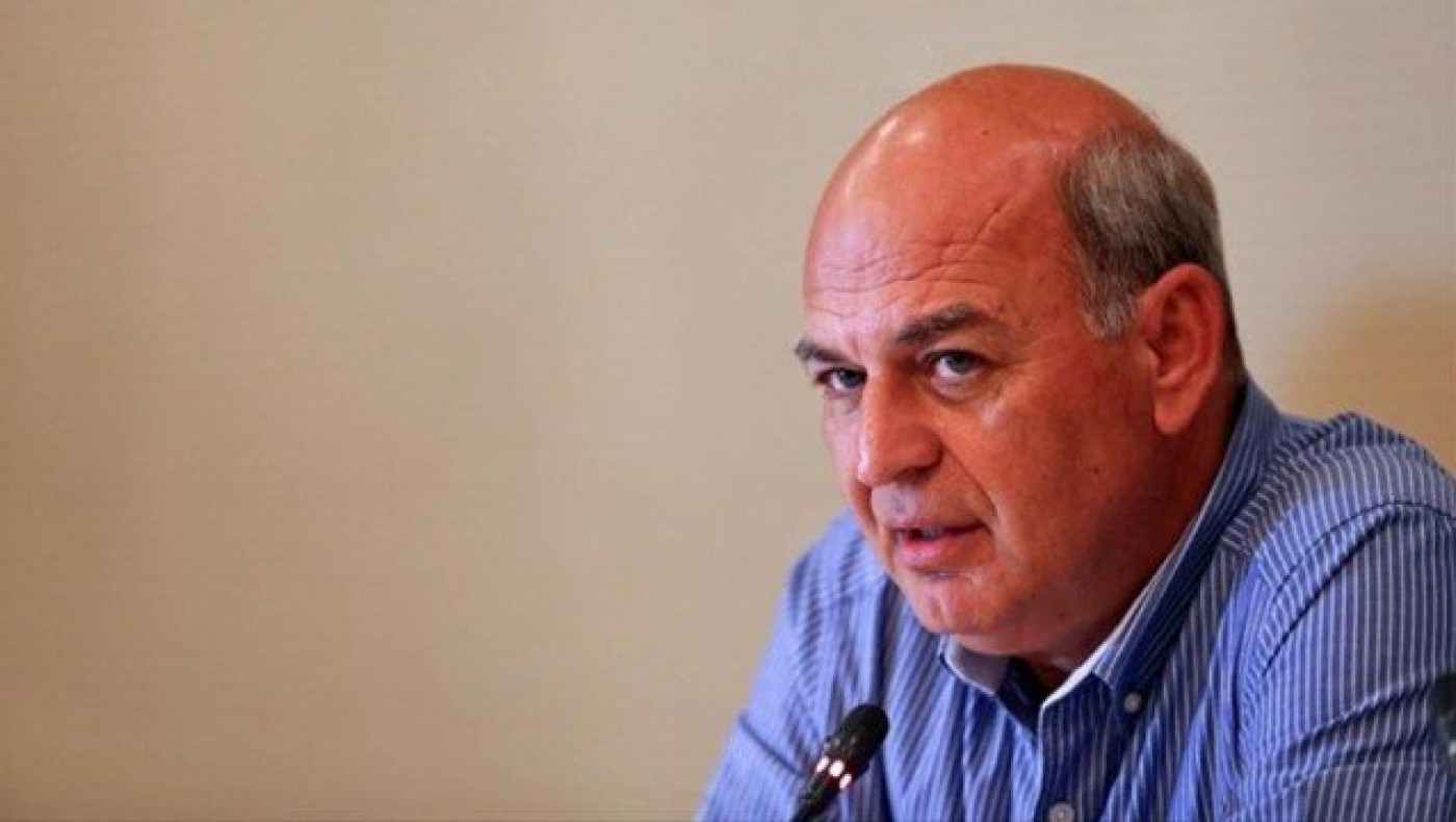 Γιατί δεν αντιδρά                    η αντιπολίτευση;