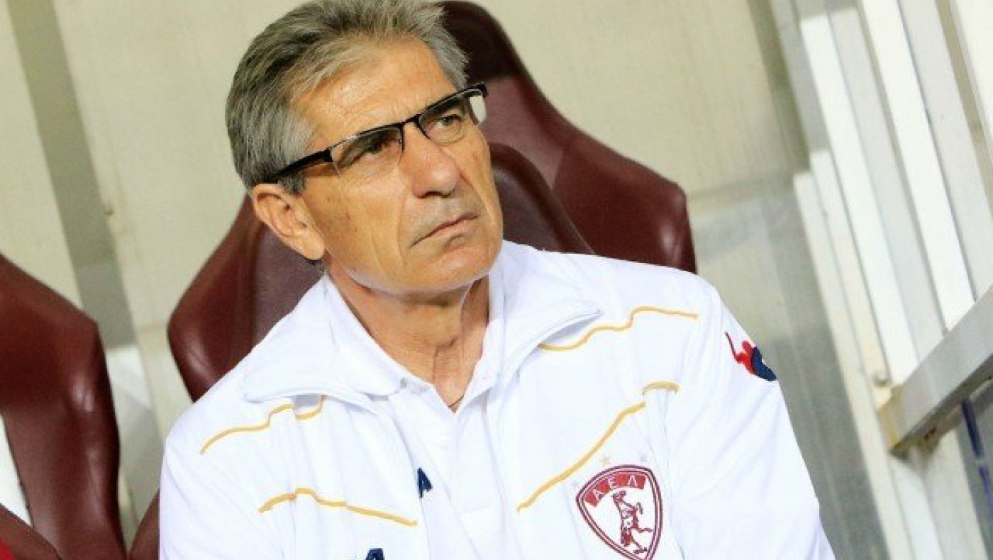 Της κακομοίρας:   Πού πήγες  κι έμπλεξες ρε Άγγελε;