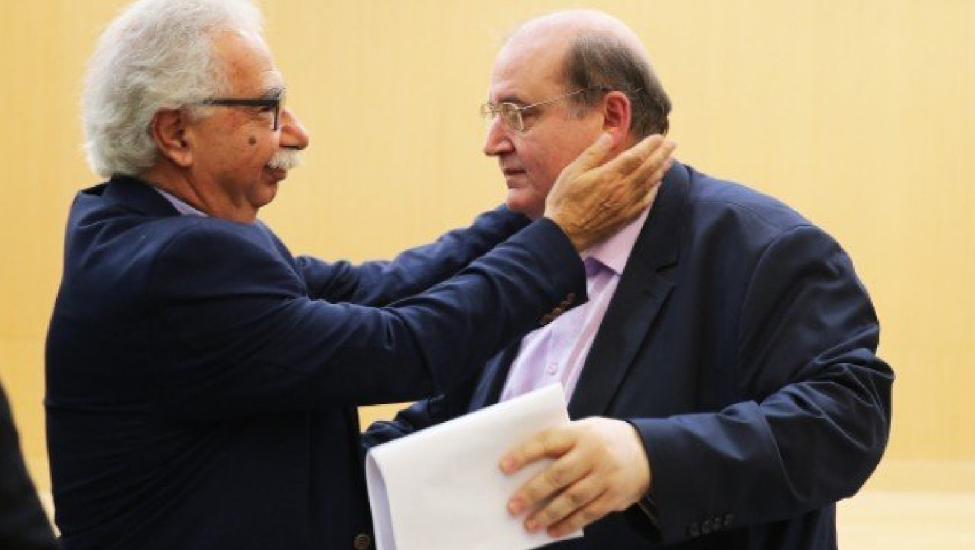 Η συγκίνηση του Φίλη & ο θερμός χαιρετισμός με τον διάδοχό του (ΦΩΤΟ)