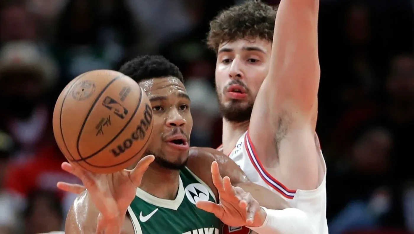 NBA: Η πρώτη κόντρα Αντετοκούνμπο-Σενγκούν μετά το... beef στο Eurobasket