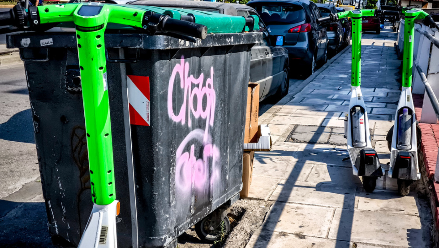 Δήμος Θεσσαλονίκης: Νέα πρόστιμα για κακοτεχνίες σε δρόμους και αυστηρότεροι κανόνες για πατίνια