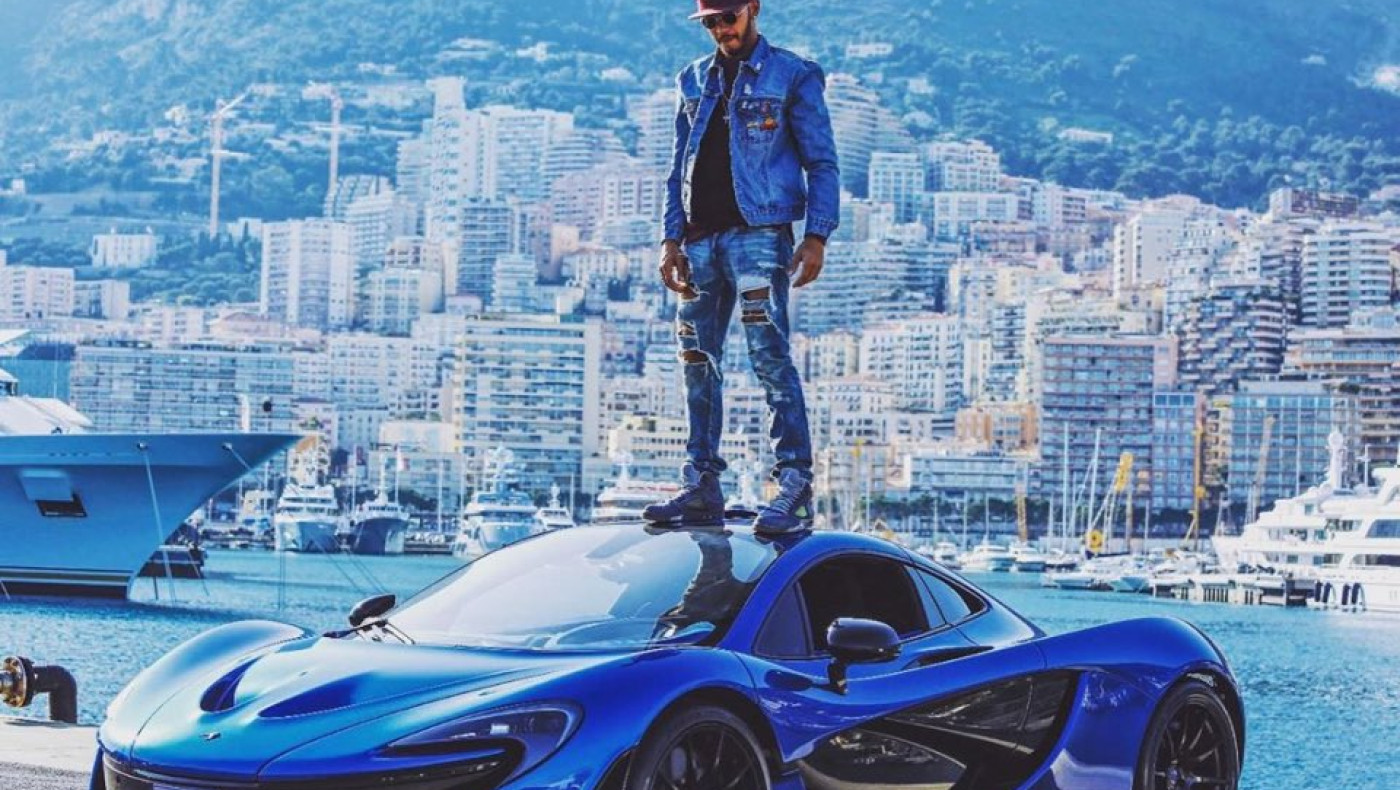 Λιούις Χάμιλτον: Γιατί πούλησε όλα τα αυτοκίνητά του;-Συλλογή ύψους 15 εκ. ευρώ