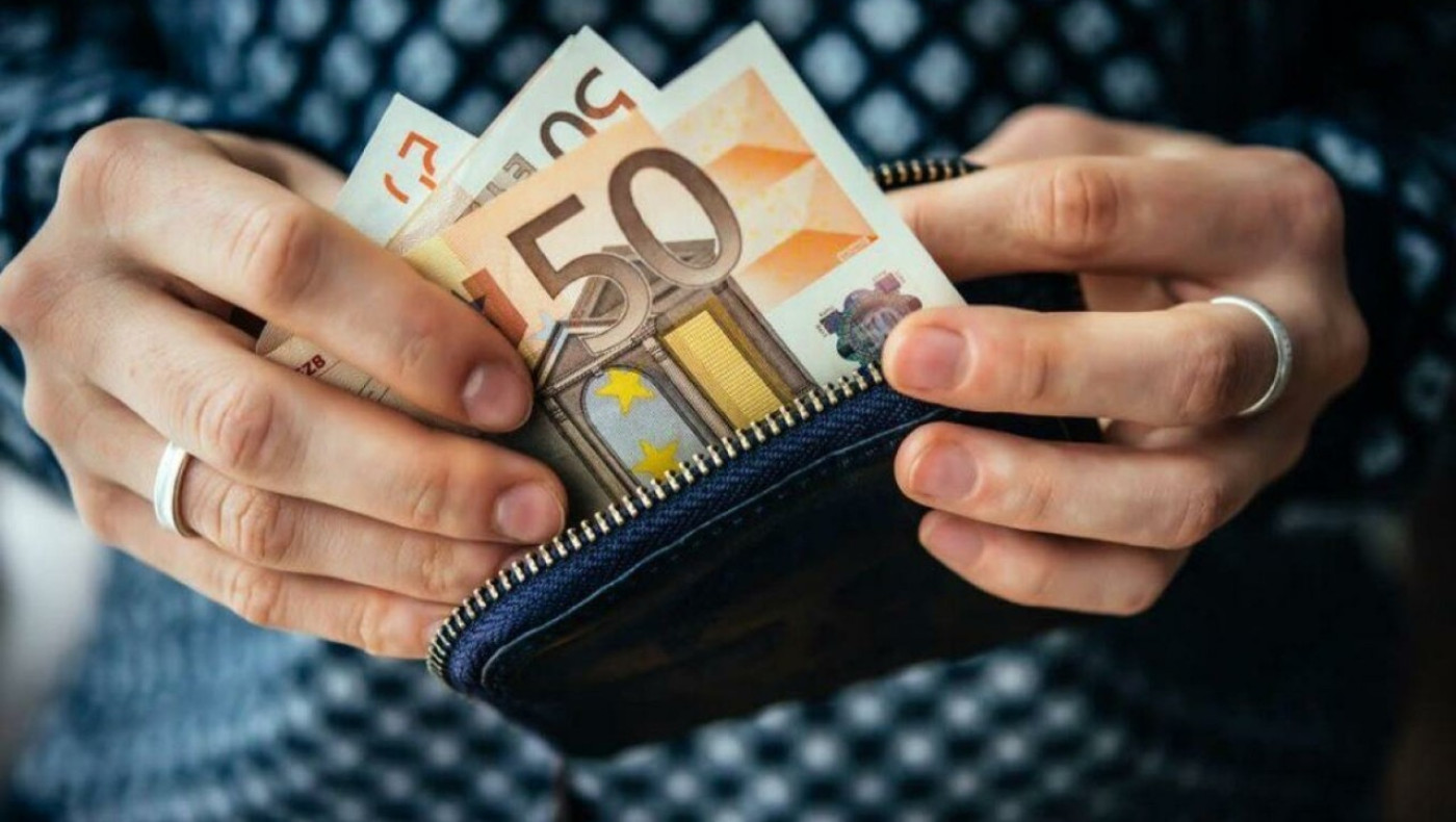 Οι νέοι μισθοί για εργαζόμενους και συνταξιούχους από το 2026