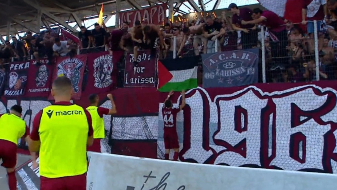 ΑΕΛ: Η κίνηση όλο νόημα του Τσάκλα μπροστά από τη σημαία της Παλαιστίνης