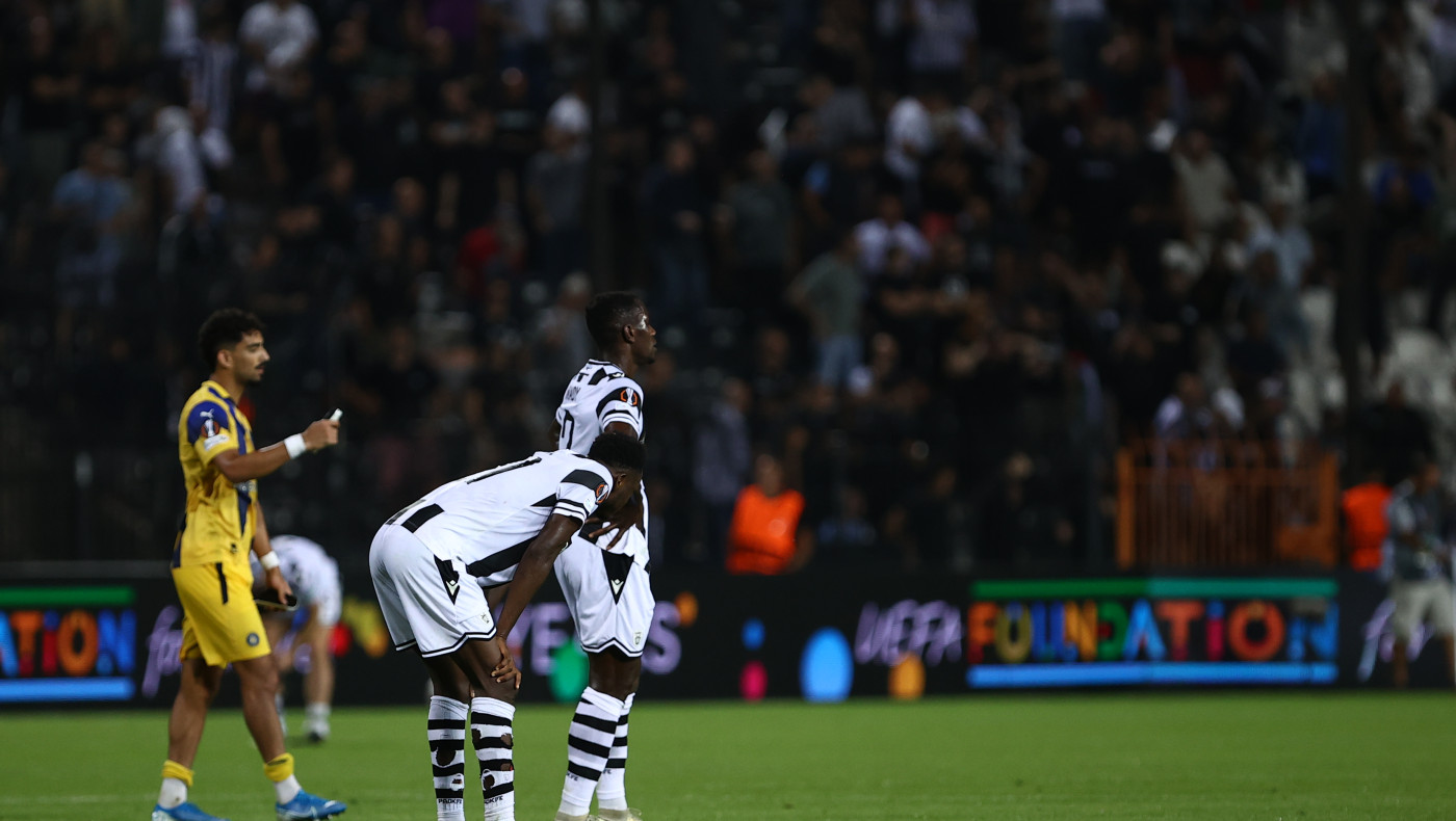 «Βαριά-βαριά του ΠΑΟΚ η φανέλα» αλλά και... χειροκροτήματα από τους οπαδούς του ΠΑΟΚ μετά το 0-0 με τη Μακάμπι