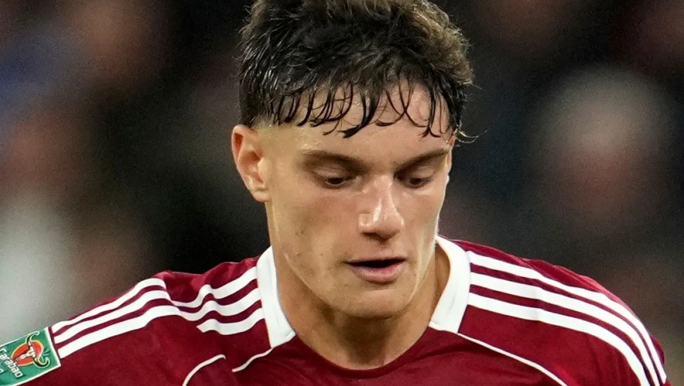 Λίβερπουλ: Ο Λεόνι μένει εκτός γηπέδων για έναν χρόνο