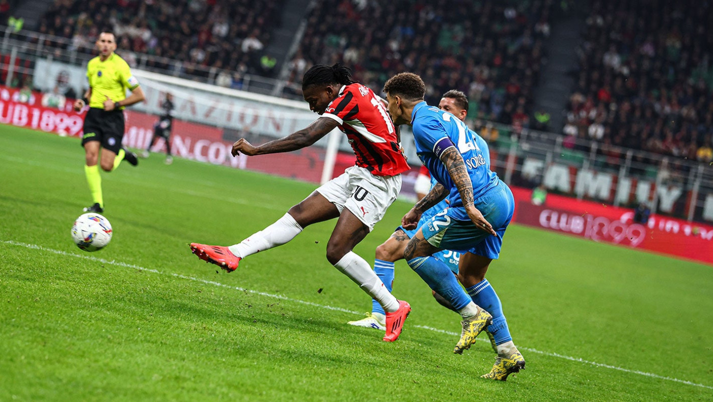 Serie A: Δοκιμασίες για Νάπολι και Μίλαν σε Λέτσε και Μπέργκαμο