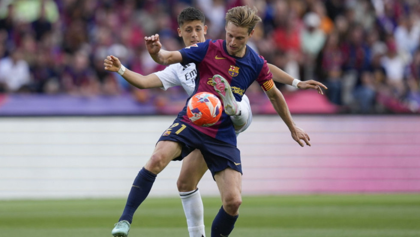 Μπαρτσελόνα: Απομένουν οι ανακοινώσεις για την ανανέωση του Ντε Γιονγκ