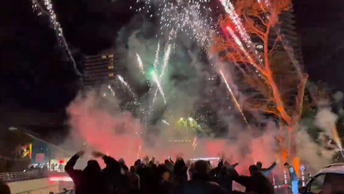 Κωνσταντινούπολη: Οπαδοί της Γαλατά έκαναν χαμό-Πυροτεχνήματα στο ξενοδοχείο της Λίβερπουλ