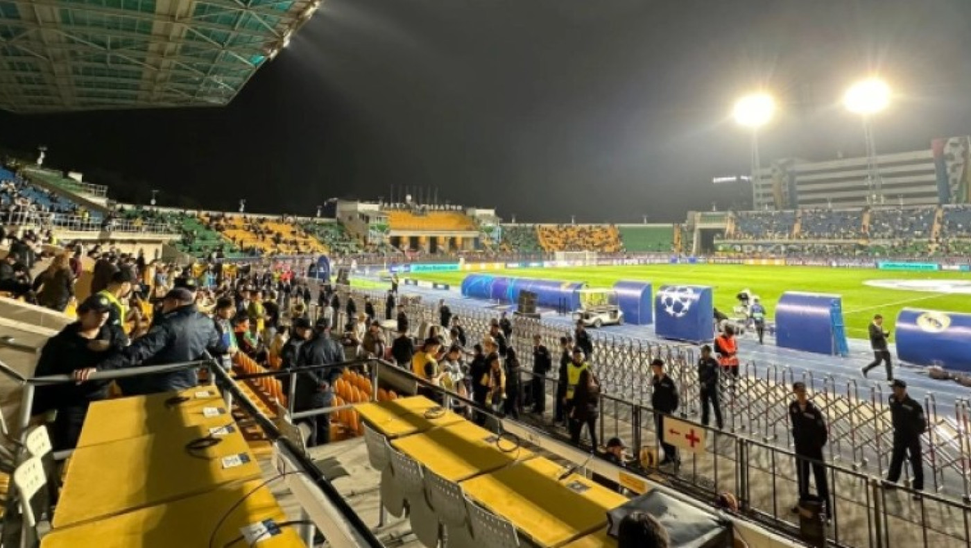 Καϊράτ – Ρεάλ Μαδρίτης: Πανζουρλισμός με 30.000 θεατές έξω από το γήπεδο!