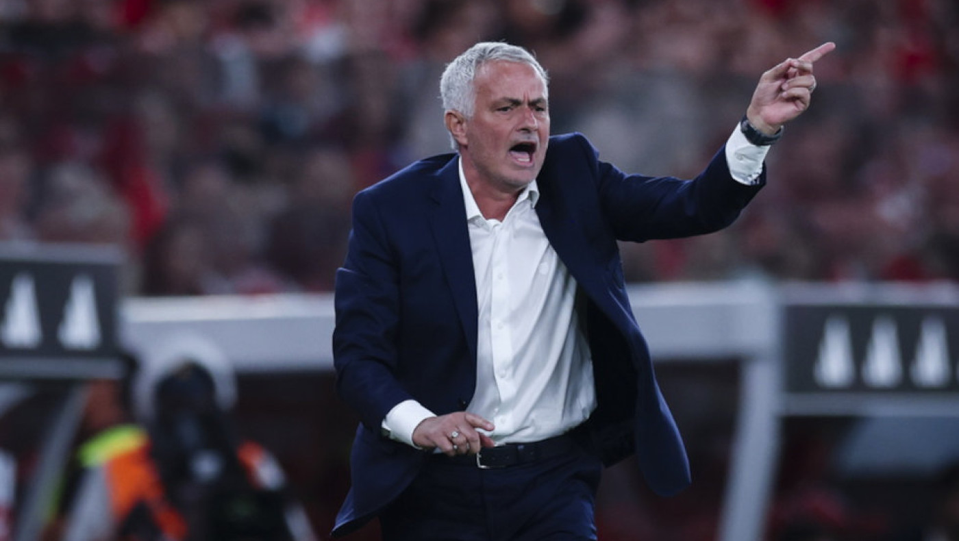 Νέο ξέσπασμα Μουρίνιο σε δημοσιογράφο: «Πεθαίνετε να μάθετε πόσα βγάζω...»