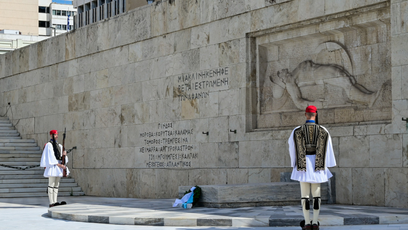 Το παρασκήνιο για το Μνημείο του Αγνώστου Στρατιώτη: Στο υπουργείο Εθνικής Άμυνας η προστασία του