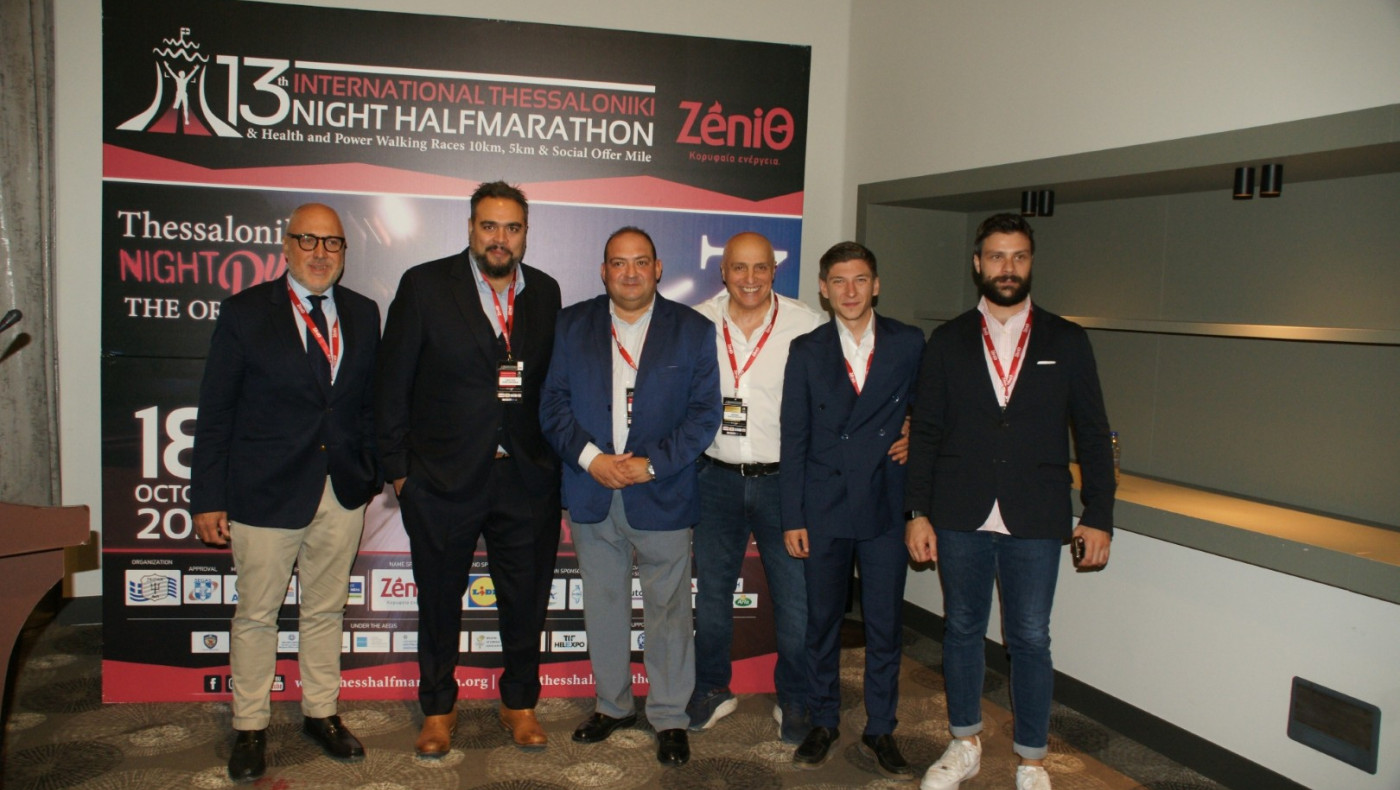 Με 10.000 δρομείς, γρήγορες αγωνιστικές διαδρομές και πολλή μουσική ο 13ος Διεθνής Νυχτερινός Ημιμαραθώνιος Θεσσαλονίκης - ZeniΘ!