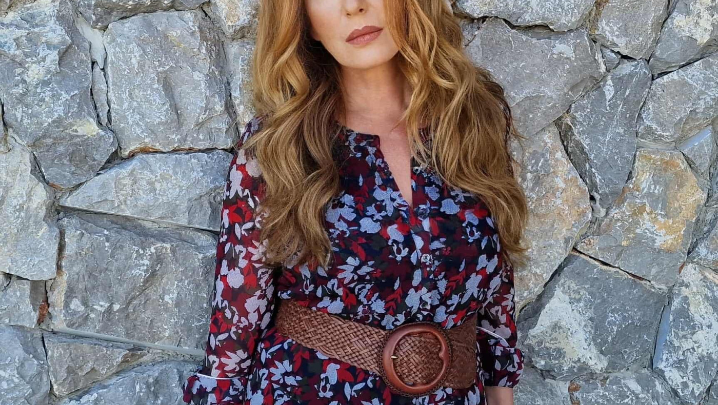 Έφη Κοντού: Εντυπωσιάζει το νέο της single με τίτλο «Για μας»