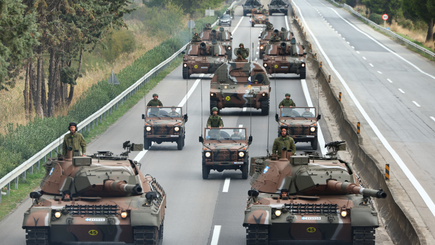 Θεσσαλονίκη: Μεγαλειώδης η δοκιμαστική παρέλαση των Ενόπλων Δυνάμεων