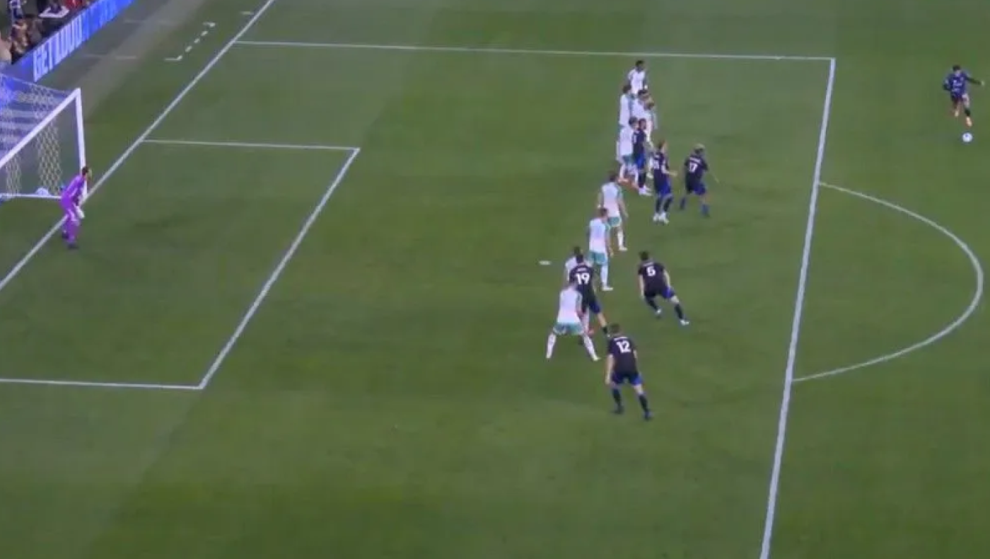Φάουλ... αριστούργημα από Τσακίρη και πρώτο γκολ στο MLS