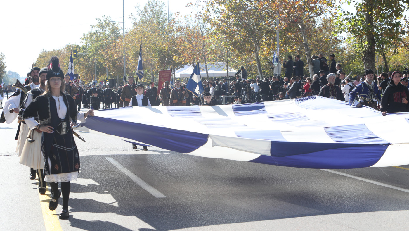 28η Οκτωβρίου: Οι πολίτες της Θεσσαλονίκης τιμούν τη χώρα και τους ήρωές της
