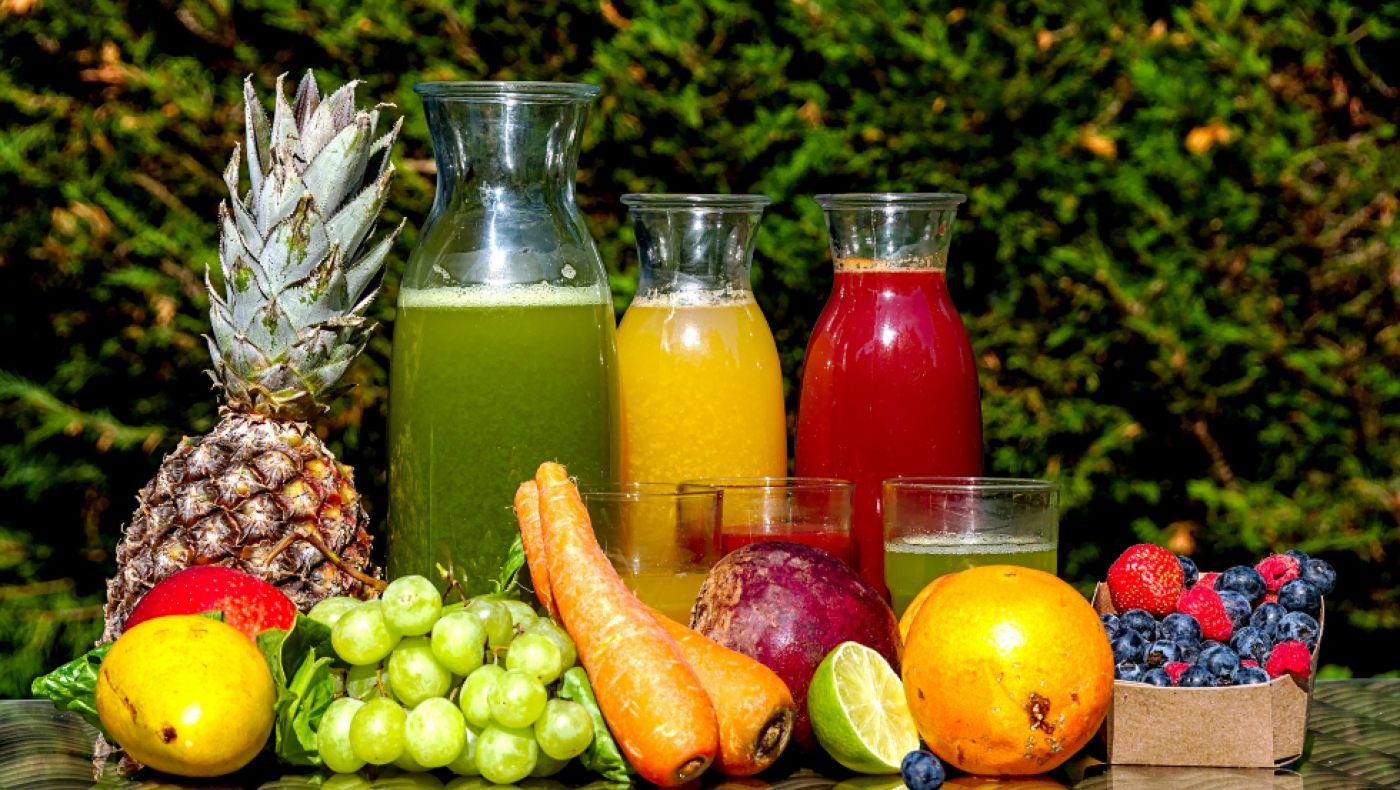 5 λόγοι για να πίνουμε αυτό το πανίσχυρο «σφηνάκι» ευεξίας κάθε μέρα