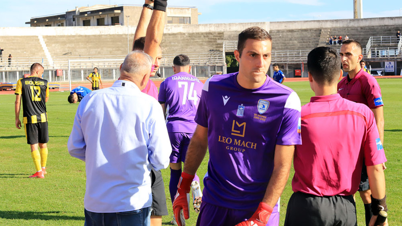 Τραγελαφικές καταστάσεις στην Καβάλα: Αντικατάσταση τερματοφύλακα και πέσιμο από τους συμπαίκτες του