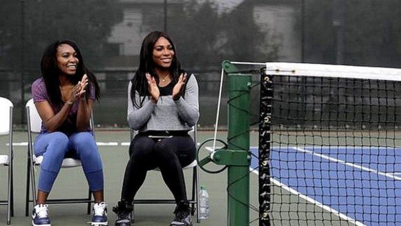 Οι Σερένα και Βένους  στο γκέτο που δολοφονήθηκε η αδερφή τους