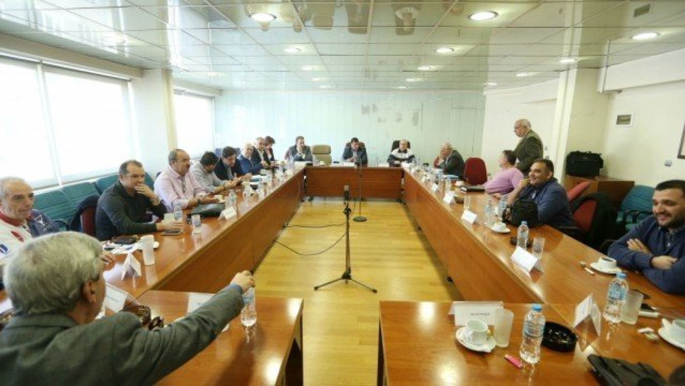 Συνάντηση Super League με                            Football League