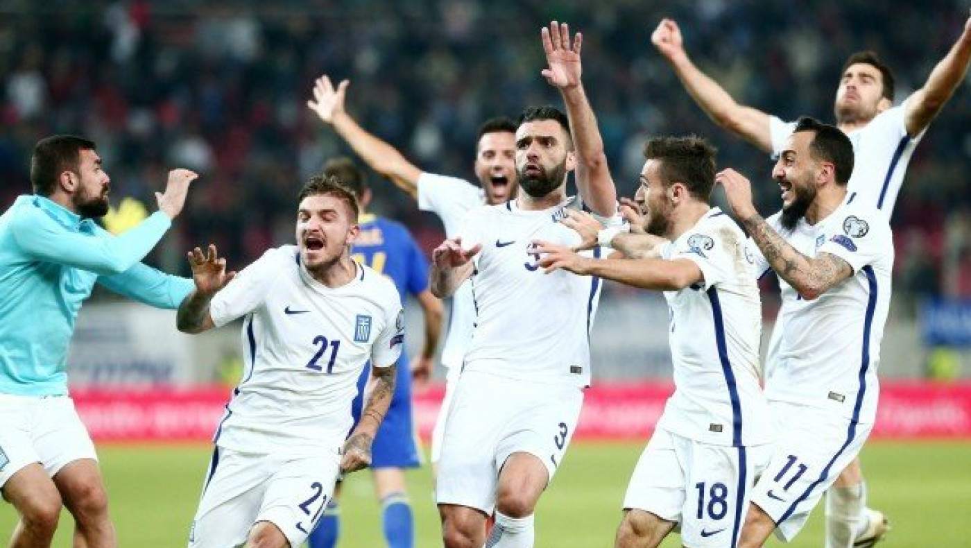 Έλληνες διεθνείς: «This is                                 Football»