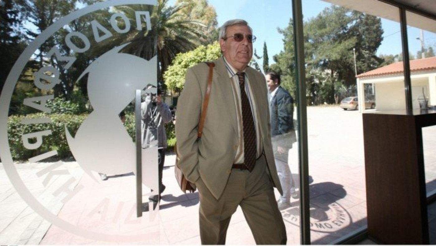 Κάηκε το    αυτοκίνητο του προέδρου της Ε.Π.Σ. Λέσβου!