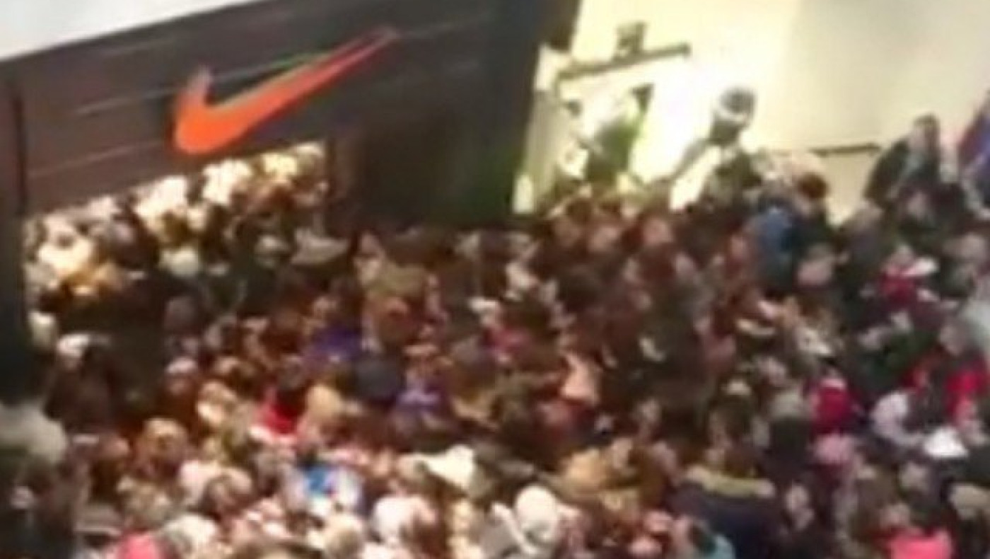 Θεσσαλονίκη: Πανικός σε κατάστημα αθλητικών ειδών λόγω Black Friday